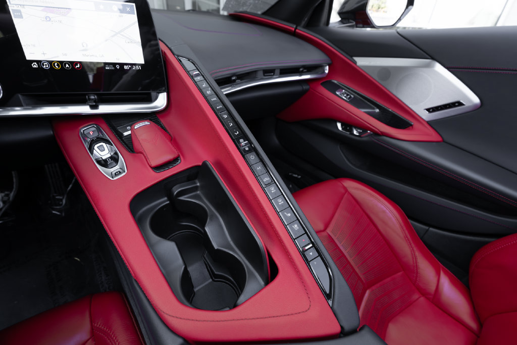 Used 2020 Chevrolet Corvette Stingray Preferred Conv w/ 2LT Preferred Equipment Group RWD image 32