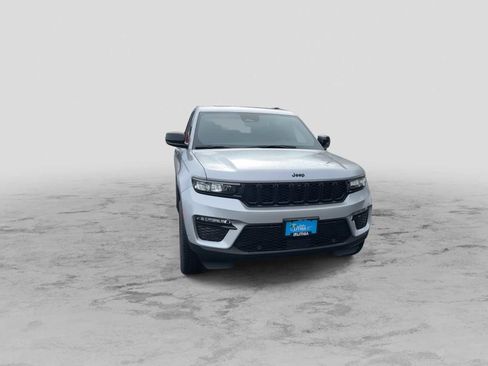 New 2025 Jeep Grand Cherokee Limited w/ Luxury Tech Group II image 3