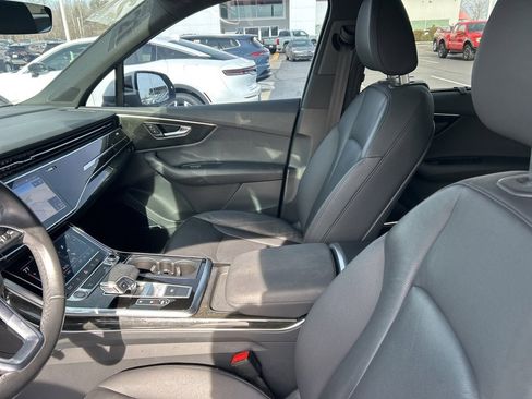 Used 2021 Audi Q7 2.0T Premium Plus w/ Executive Package image 2