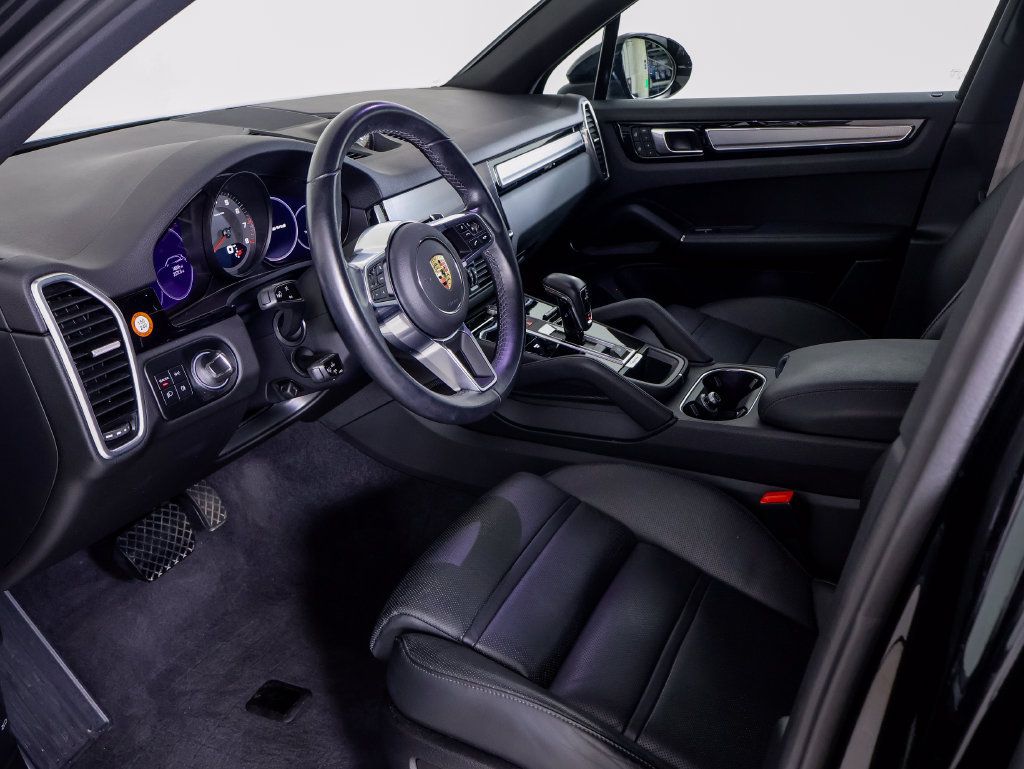 Certified 2023 Porsche Cayenne Platinum Edition AWD/4WD image 4