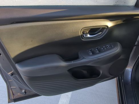 Used 2025 Honda HR-V LX image 13