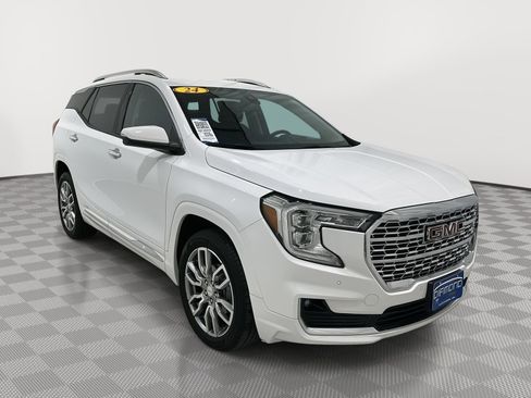 Used 2024 GMC Terrain Denali image 8