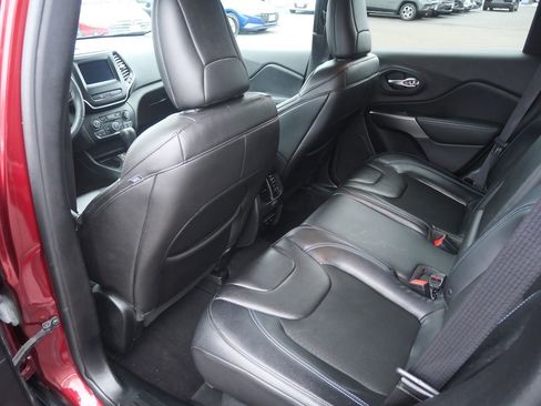 Used 2019 Jeep Cherokee Latitude Plus image 21