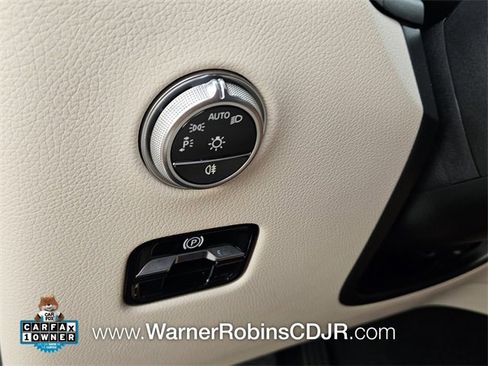 Used 2024 Mercedes-Benz GLC 300 image 29