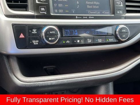 Used 2019 Toyota Highlander Limited Platinum AWD/4WD image 33