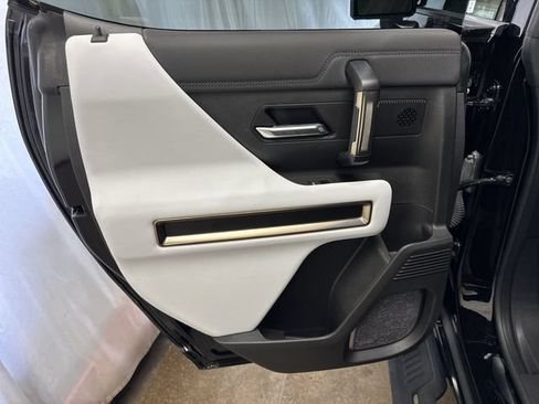 Certified 2025 GMC Hummer EV 3X AWD/4WD image 25