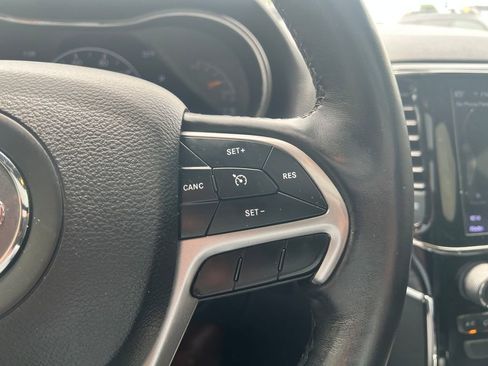 Used 2019 Jeep Grand Cherokee Limited w/ Luxury Group II AWD/4WD image 18