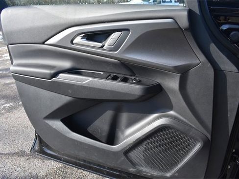 New 2026 Chevrolet Equinox EV LT image 28