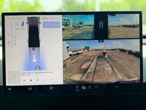 Used 2024 Tesla Cybertruck AWD Crew Cab image 41