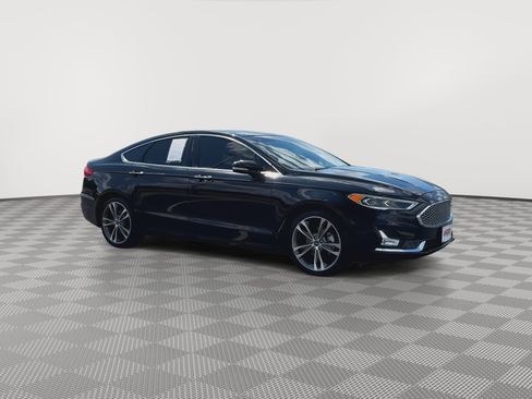 Used 2020 Ford Fusion Titanium AWD/4WD image 2
