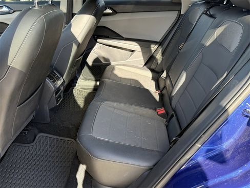 Used 2022 Volkswagen Taos SE image 20