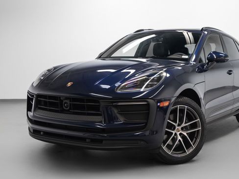 Used 2023 Porsche Macan AWD/4WD image 7