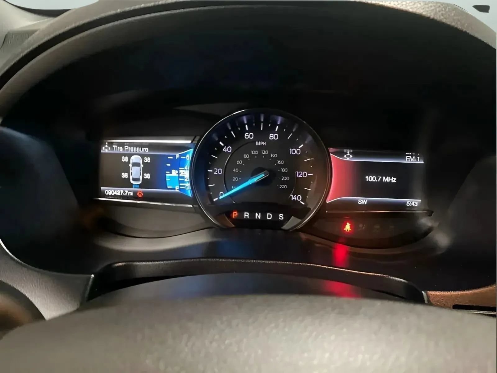 Used 2018 Ford Explorer XLT w/ Equipment Group 201A FWD image 18
