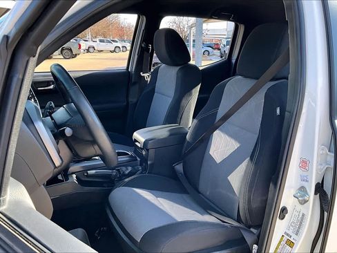 Used 2023 Toyota Tacoma TRD Off-Road w/ Technology Package image 7