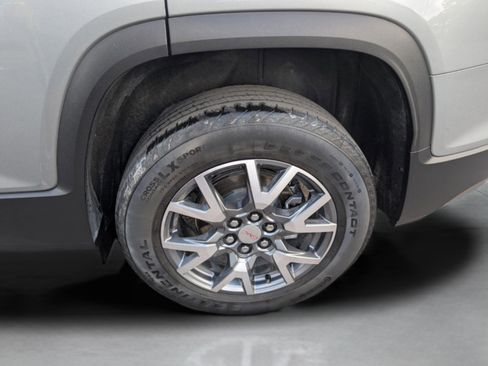 Used 2023 GMC Acadia SLT image 21