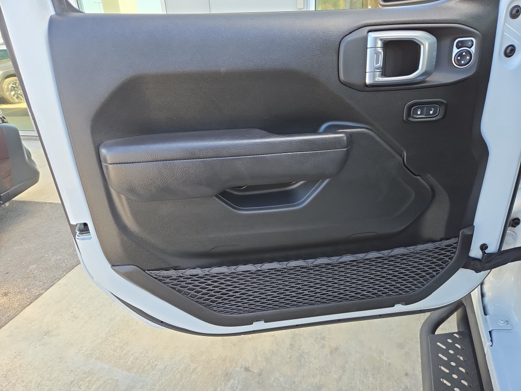 Used 2023 Jeep Gladiator Sport AWD/4WD image 12