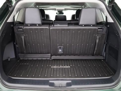 Used 2023 Toyota Highlander XLE image 75