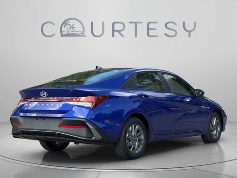 Certified 2024 Hyundai Elantra SEL FWD image 5