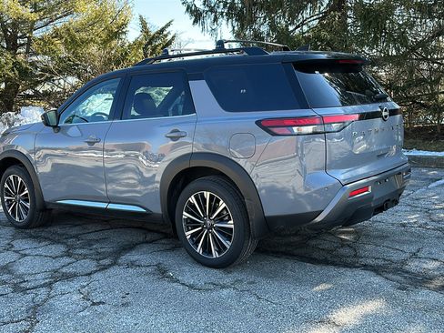 New 2026 Nissan Pathfinder Platinum AWD/4WD image 5