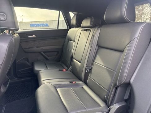 Used 2023 Volkswagen Atlas Cross Sport SE w/ Black Wheel Package image 21