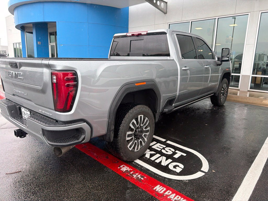Used 2025 GMC Sierra 2500 Denali Ultimate w/ Max Trailering Package AWD/4WD image 4