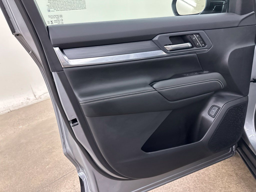 New 2027 GMC Terrain Elevation w/ Elevation Premium Package AWD/4WD image 31