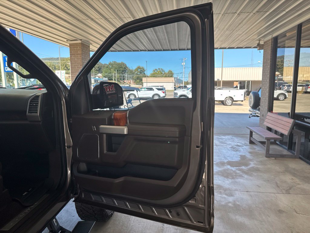 Used 2019 Ford F150 King Ranch w/ Equipment Group 601A Luxury AWD/4WD image 23