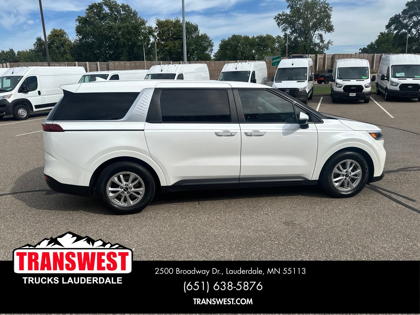 Used 2022 Kia Carnival LX FWD image 6