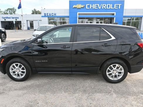 Used 2022 Chevrolet Equinox LT image 2
