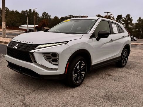 Used 2023 Mitsubishi Eclipse Cross SE image 3