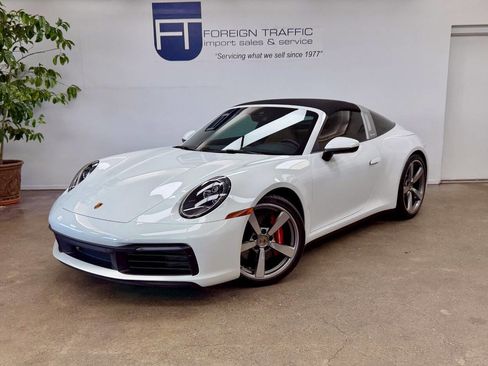 Used 2024 Porsche 911 Targa 4S w/ Premium Package image 37