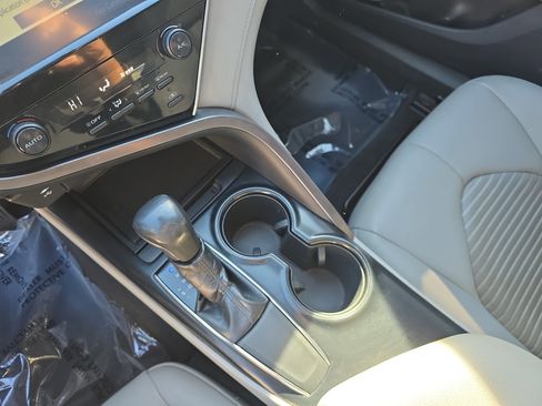 Used 2018 Toyota Camry SE image 27