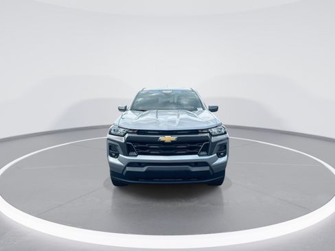 Used 2023 Chevrolet Colorado LT w/ LT Convenience Package II AWD/4WD image 3