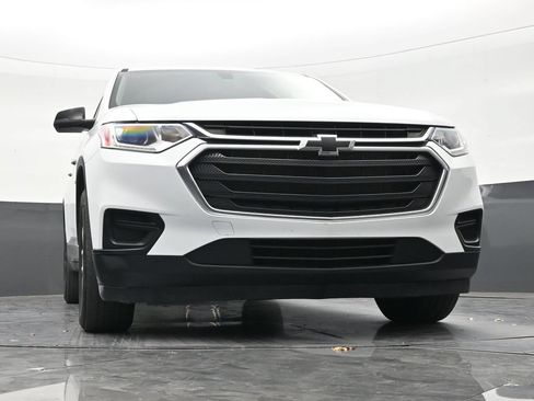 Used 2021 Chevrolet Traverse LS FWD image 26