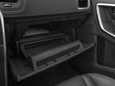 Used 2015 Volvo S60 T5 image 16