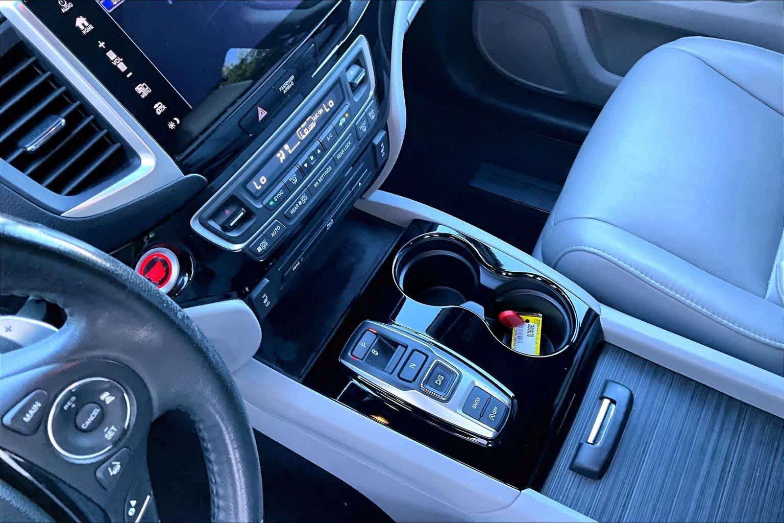 Used 2018 Honda Pilot Touring image 17