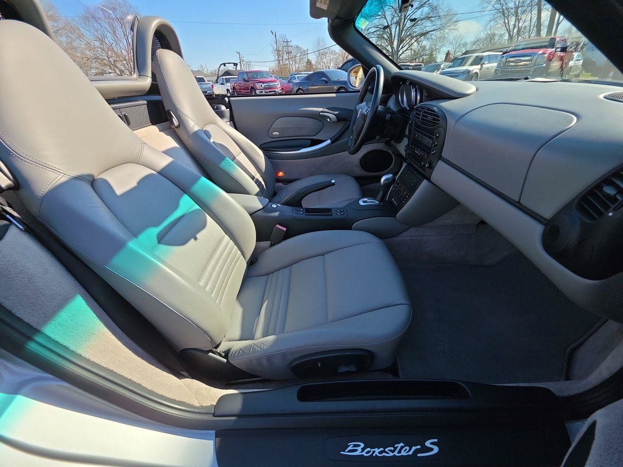 Used 2002 Porsche Boxster S RWD image 8