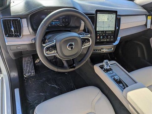 Used 2026 Volvo XC90 B6 Plus w/ Protection Package AWD/4WD image 3