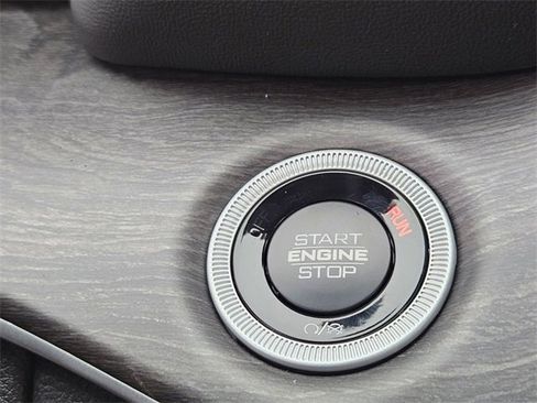 New 2025 Jeep Grand Cherokee Limited w/ Black Appearance Package image 17