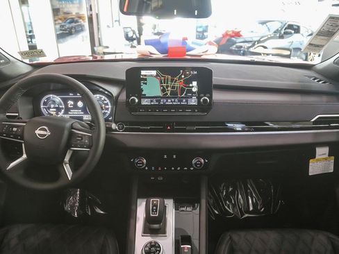 New 2026 Nissan Rogue Platinum AWD/4WD image 14