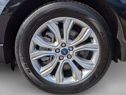 Used 2022 Ford Edge Titanium AWD/4WD image 25
