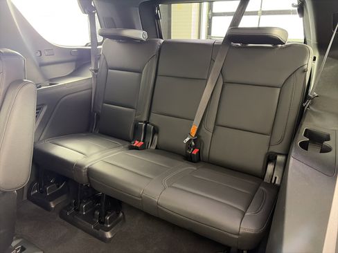 Used 2021 Chevrolet Tahoe Z71 w/ Rear Media and Nav Package image 8