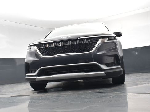 Certified 2024 Kia Carnival LX image 23