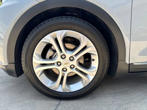 Used 2019 Chevrolet Bolt LT FWD image 26