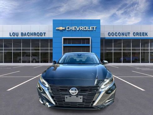 Used 2024 Nissan Altima 2.5 SV image 3