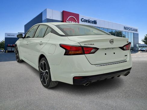 Certified 2023 Nissan Altima 2.5 SR image 4