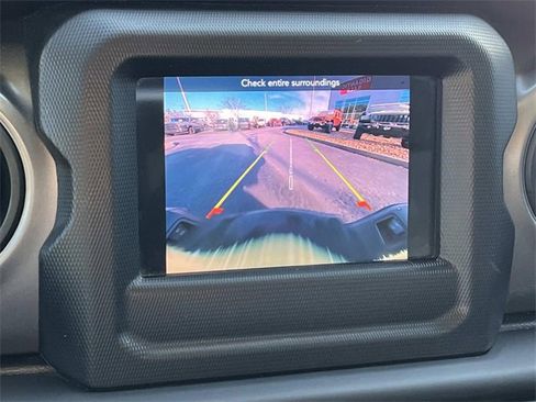 Used 2023 Jeep Gladiator Sport image 32