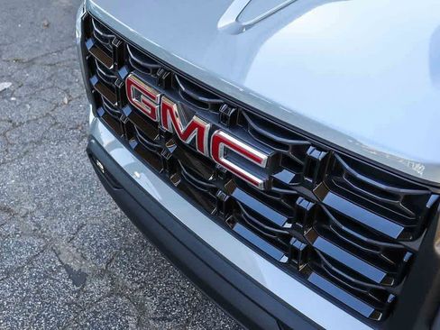 Used 2025 GMC Canyon Elevation w/ Convenience Package RWD image 9