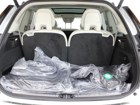 New 2026 Volvo XC90 T8 Ultra w/ Protection Package Premier AWD/4WD image 32