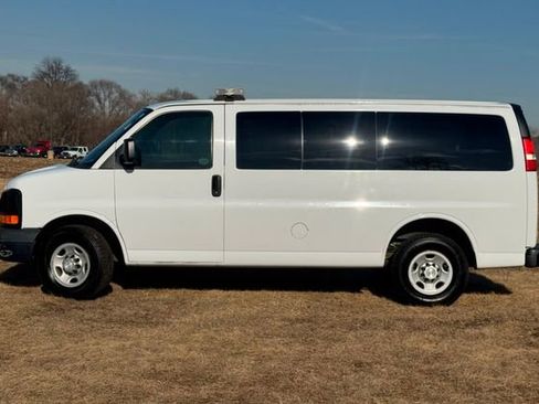Used 2015 Chevrolet Express 2500 LS image 27